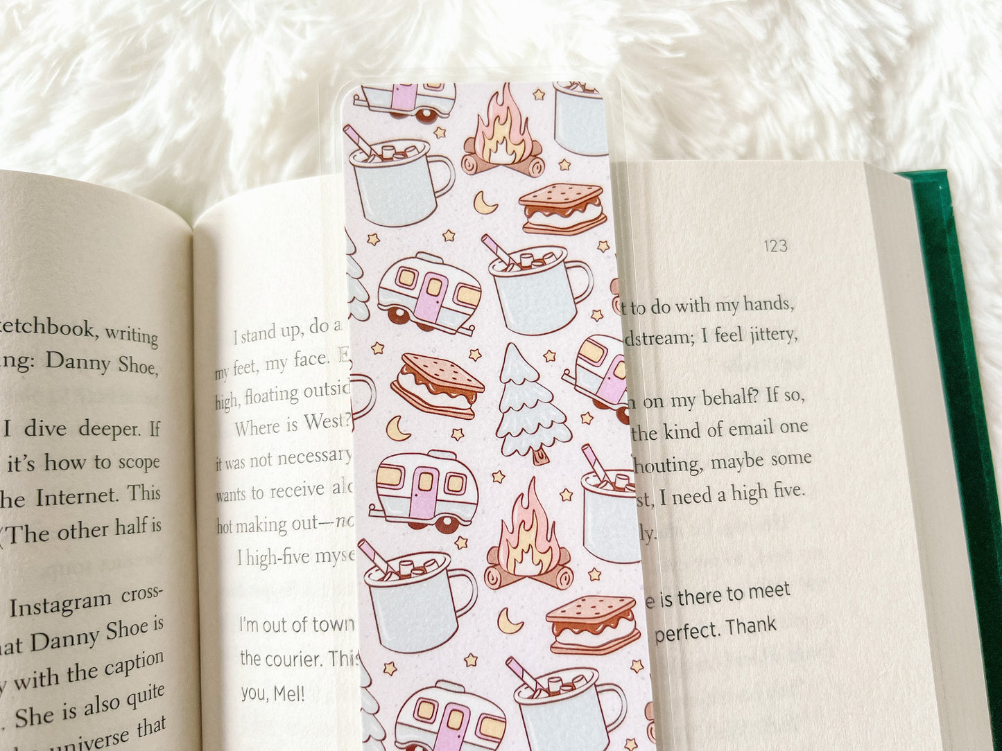 Campfire S'mores Bookmark | Laminated Bookmark | Bookworm Gift | Vacation Bookmark | Father's Day Gift | Camping Bookmark | Travel Bookmark
