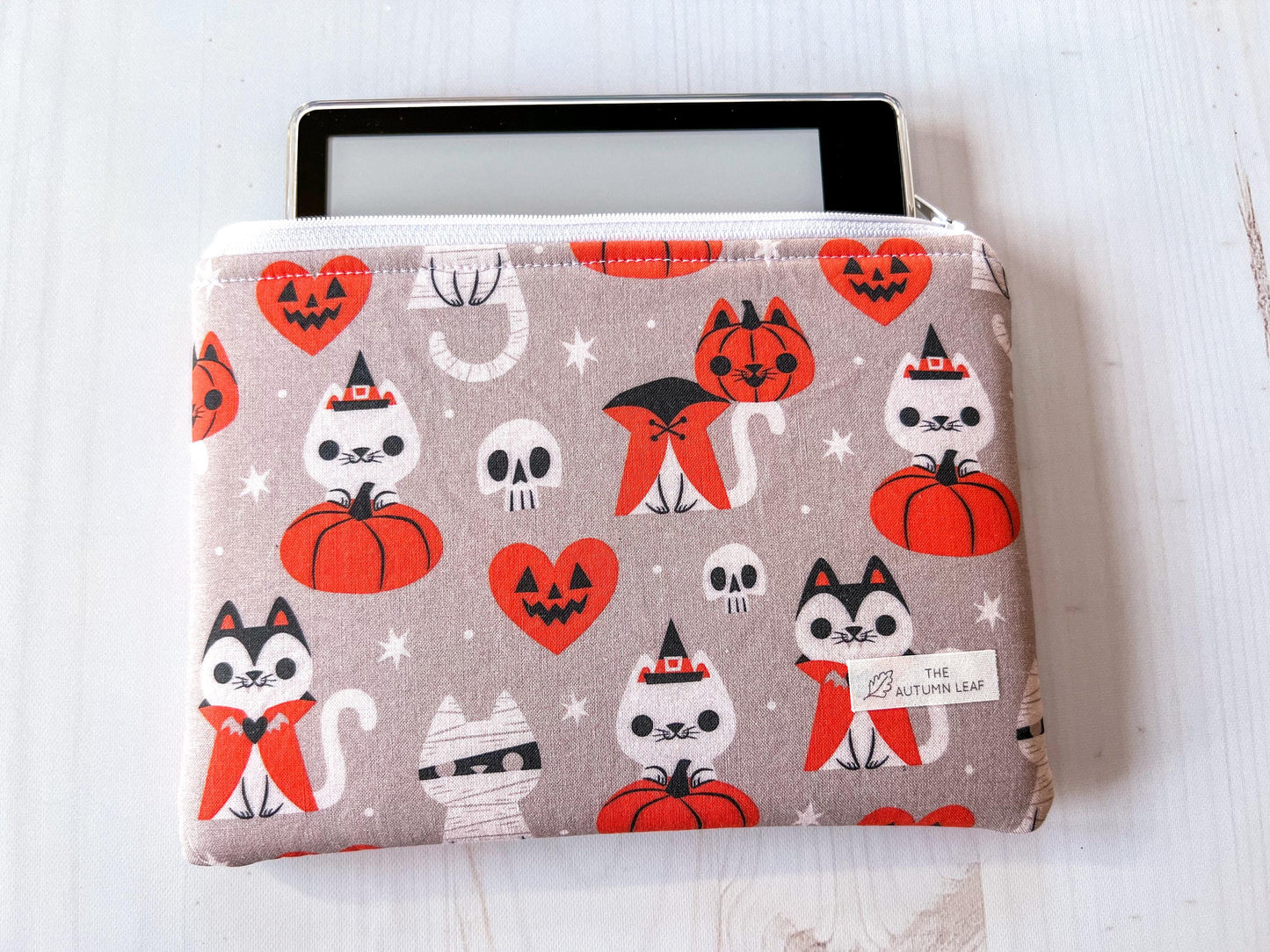 Spooky Cats and Pumpkins Halloween Zippered E-Reader Pouch Case