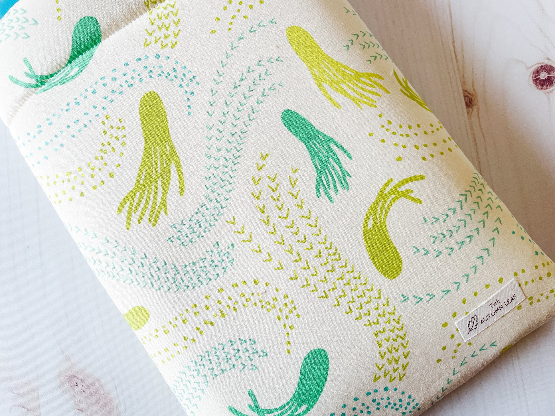 Summer Squid Sea Life Ocean Book Cozy