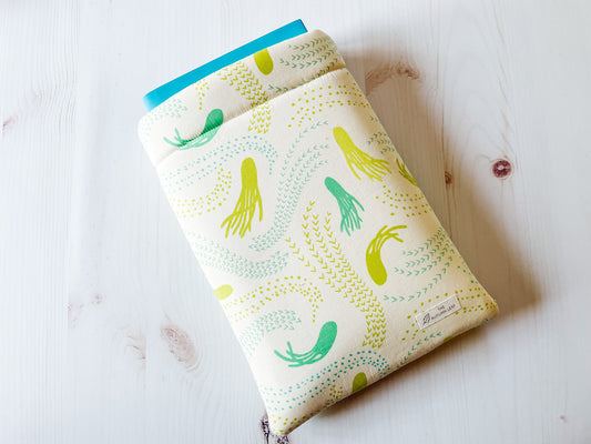 Summer Squid Sea Life Ocean Book Cozy