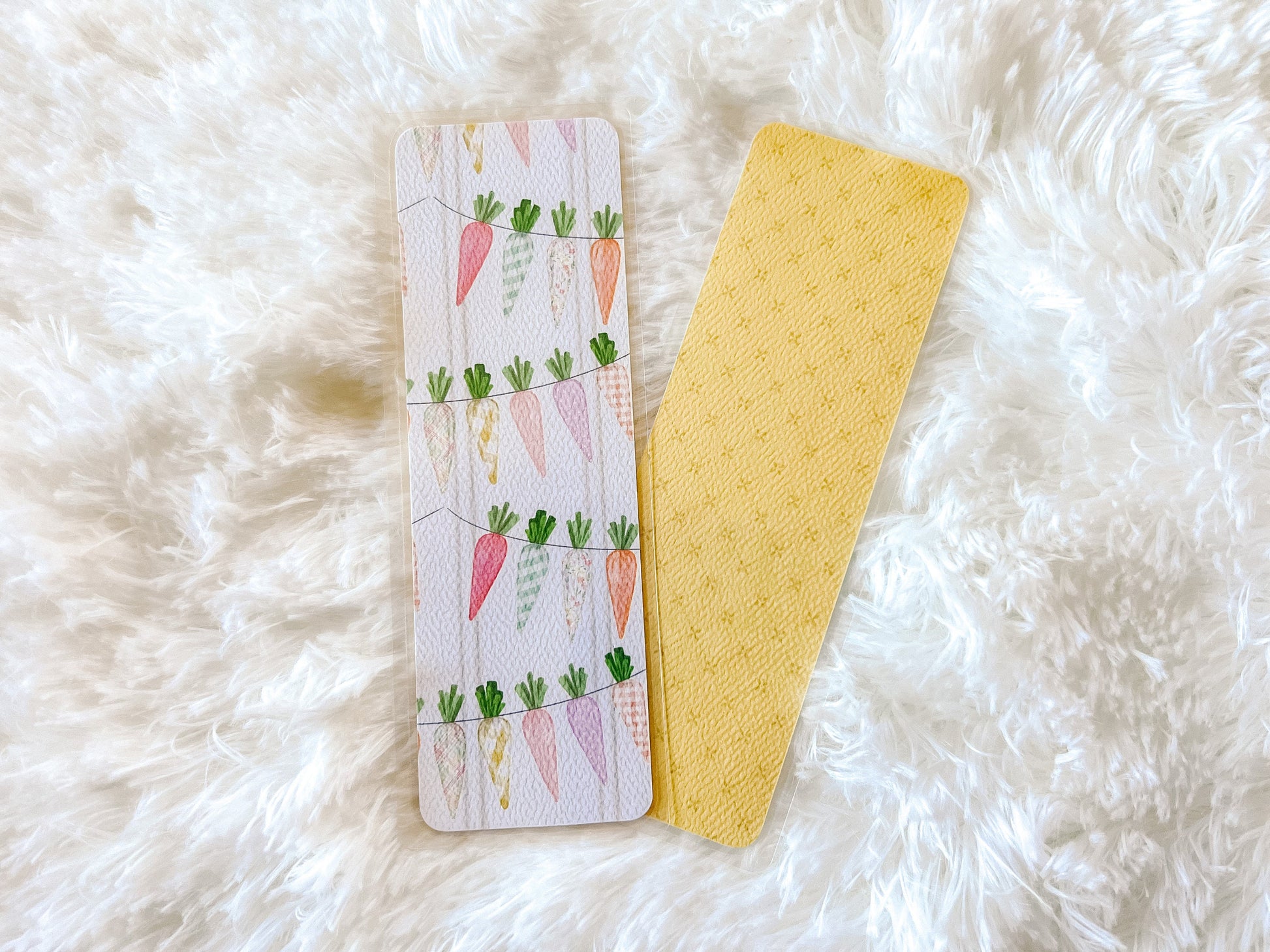Carrot Garland Easter Bookmark | Easter Bookmark | Spring Bookmark | Floral Bookmark | Book Lover Gift | Basket Stuffer | Carrots Bookmark
