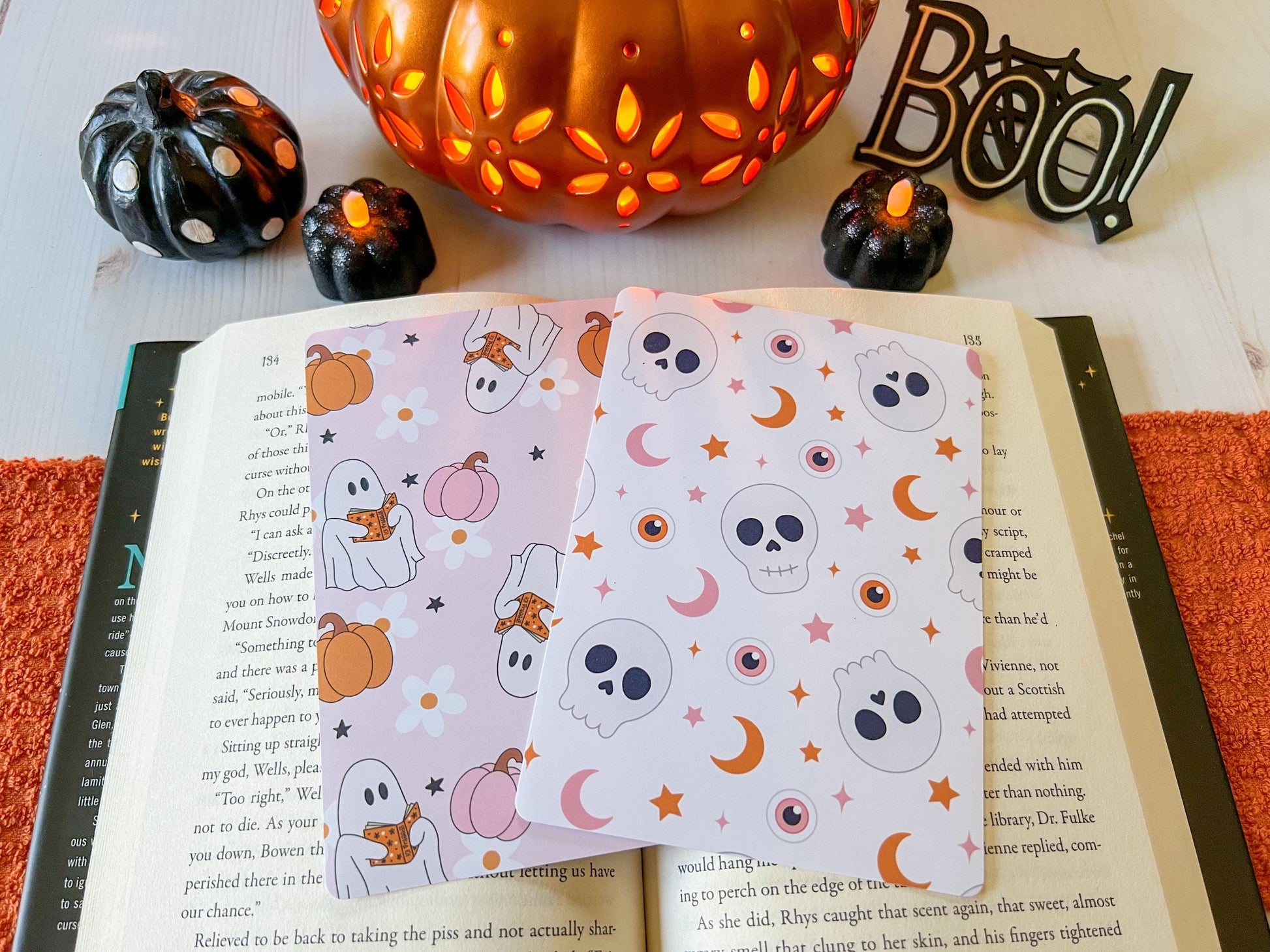 Halloween Reading Ghosts & Skulls E-Reader Case Inserts