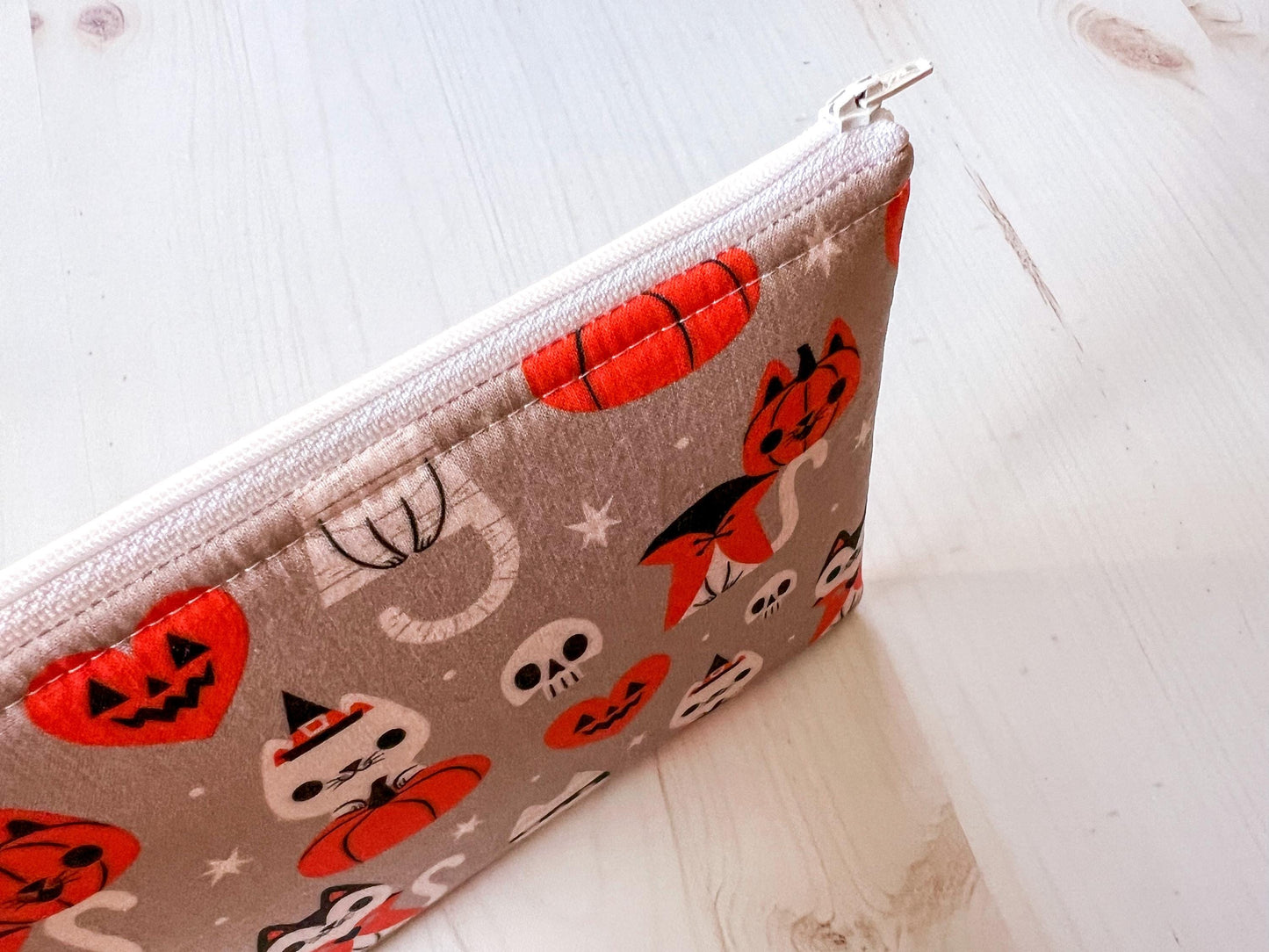 Spooky Cats and Pumpkins Halloween Zippered E-Reader Pouch Case