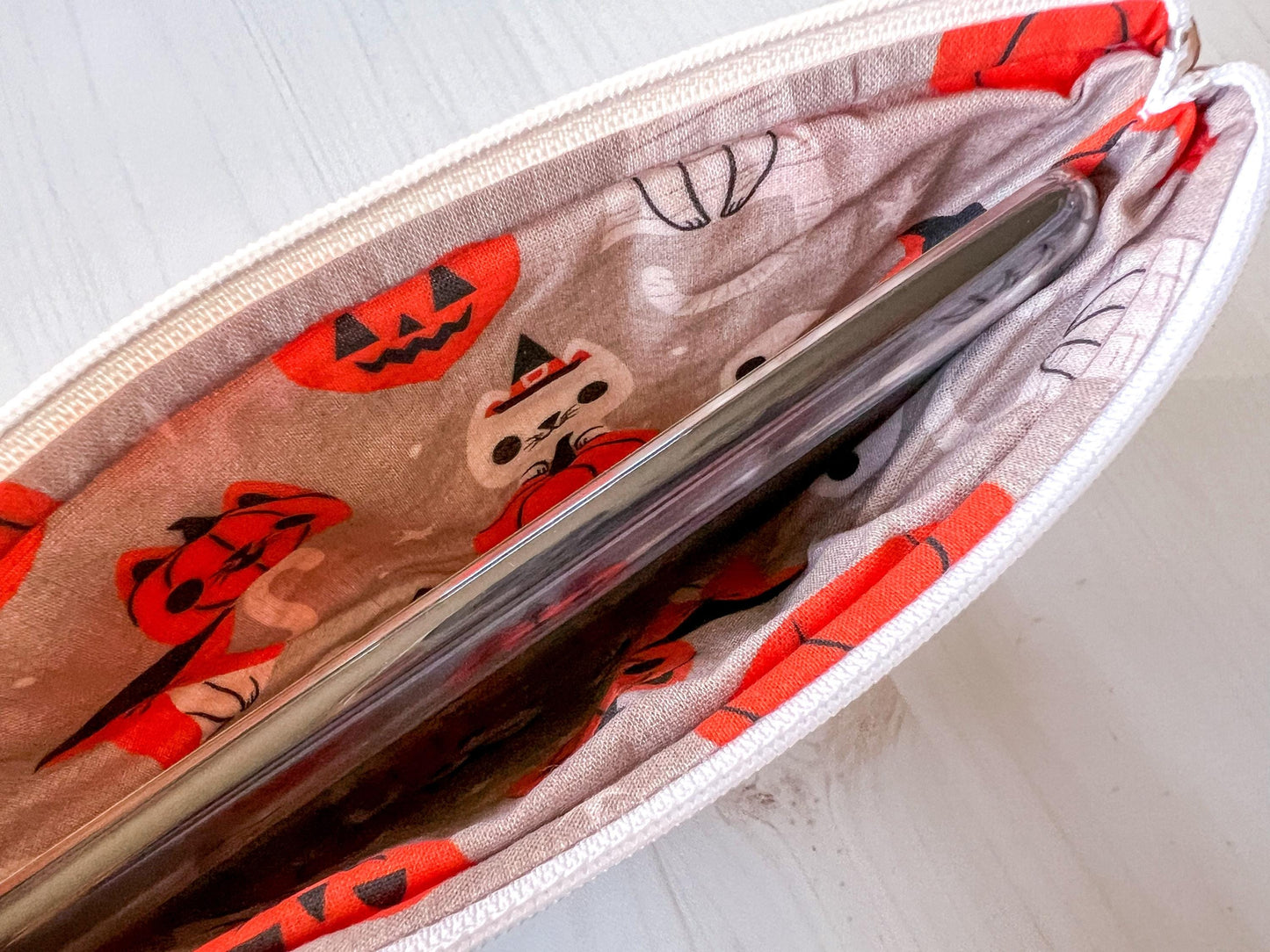 Spooky Cats and Pumpkins Halloween Zippered E-Reader Pouch Case