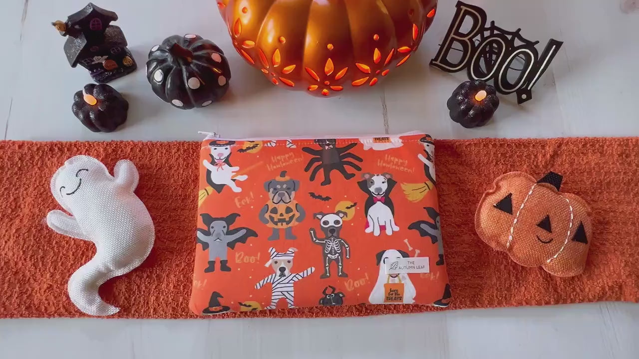 Halloween Dogs Trick-Or-Treating Zippered E-Reader Pouch Case
